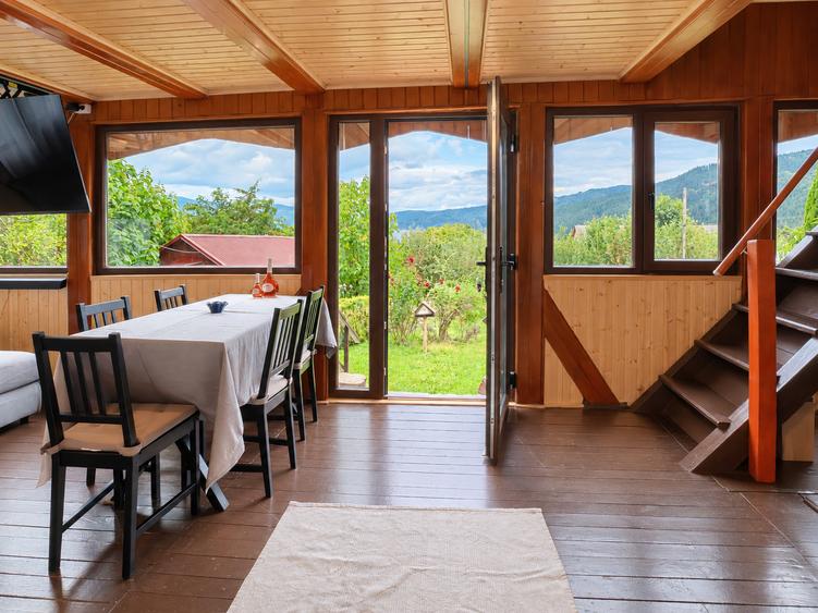 Casa de vacanta la 550 m de lac in Chiriteni