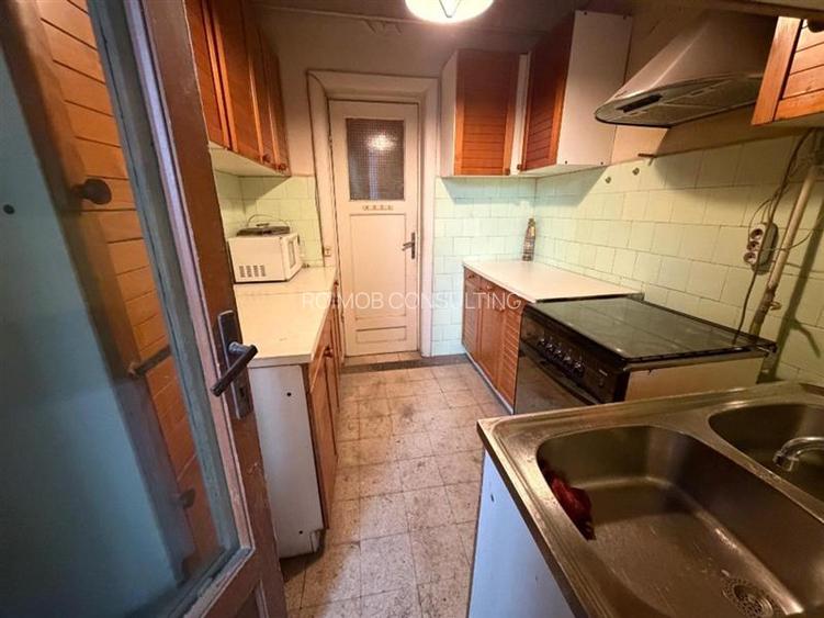 Piata Romana, apartament 3 camere,  garaj in proprietate, eajul 2/3 - 10
