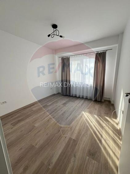 Apartament cu 4 camere de închiriat în zona Polivalenta - 11