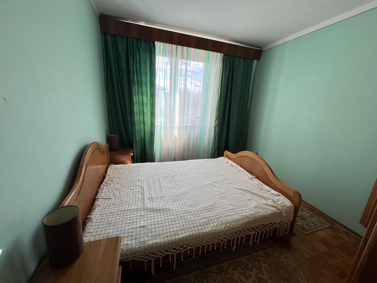 INCHIRIEZ apartament 3 camere semidecomandat, zona Milea
