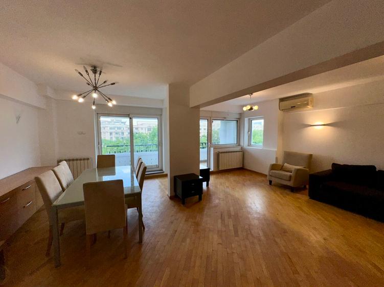 5 Camere pe Bulevardul Unirii vedere la Fântâni