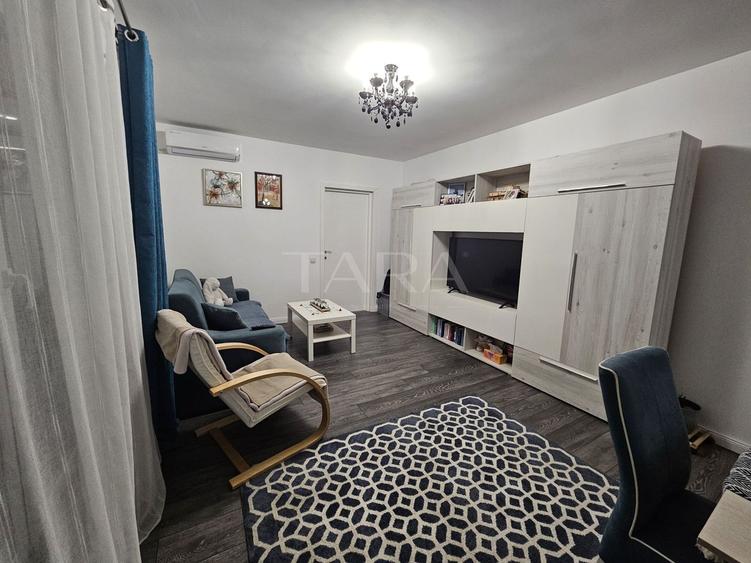 Apartament cu 3 camere, terasă de 35 mp, Sânnicoară.