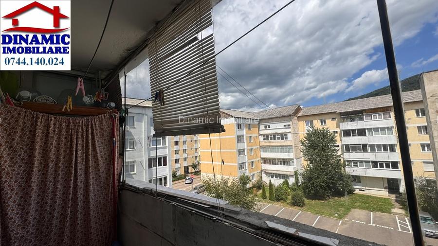 Ap 2 camere decomandat, etaj 3 – Precista, zona Școala 10, 49 000 EURO - 10