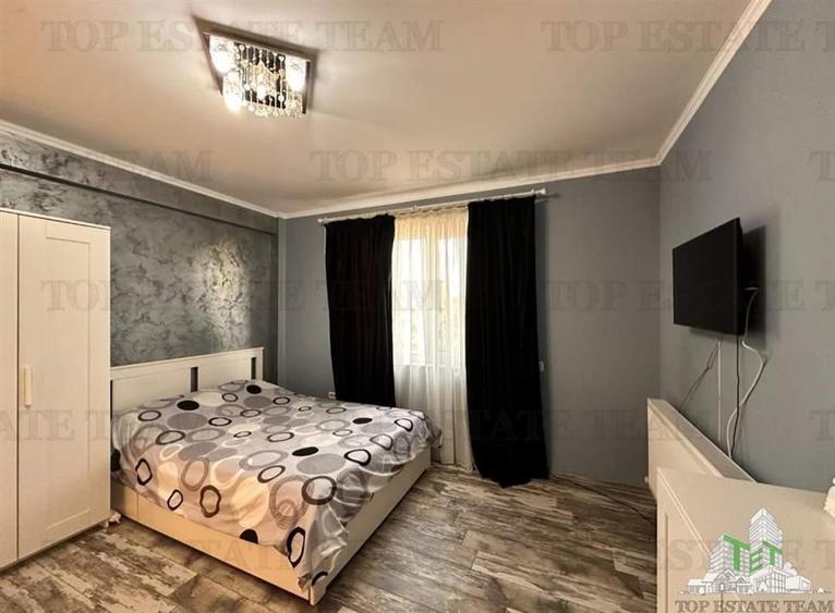 Vila moderna + casa renovata cu 2 apartamente si teren generos - Palazu Mare ,
