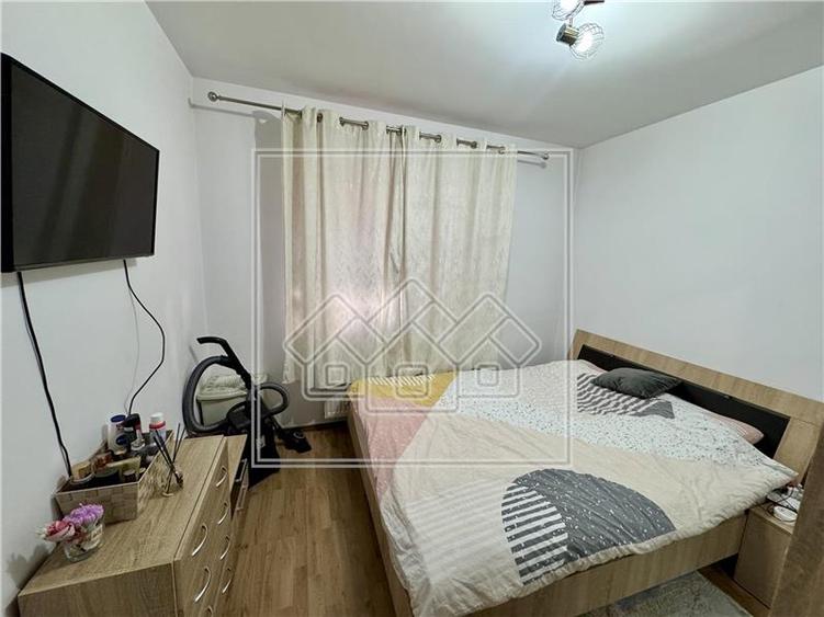 Apartament cu 3 camere, mobilat si utilat, zona linistita
