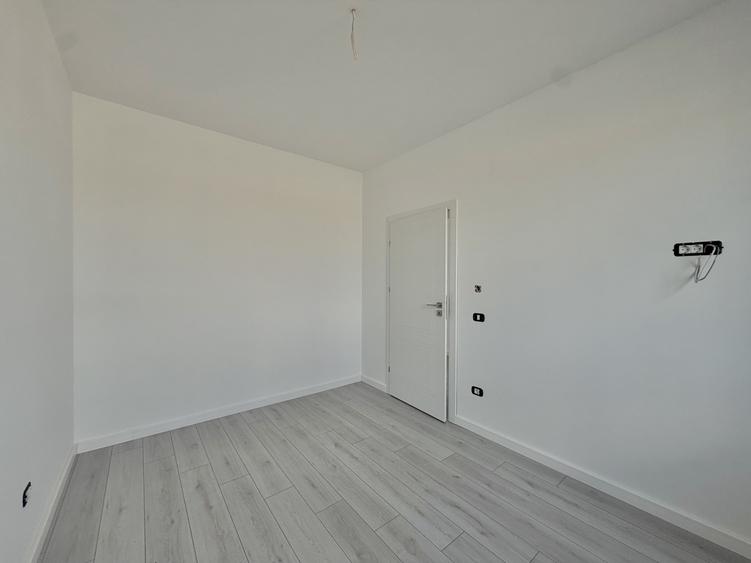 Duplex, despartit prin camera tehnica, 4 camere, 111mp utili in Giroc
