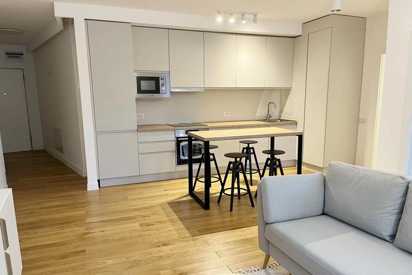 Apartament în Carmen Sylva Residence,piscină pe terasa blocului,parcare