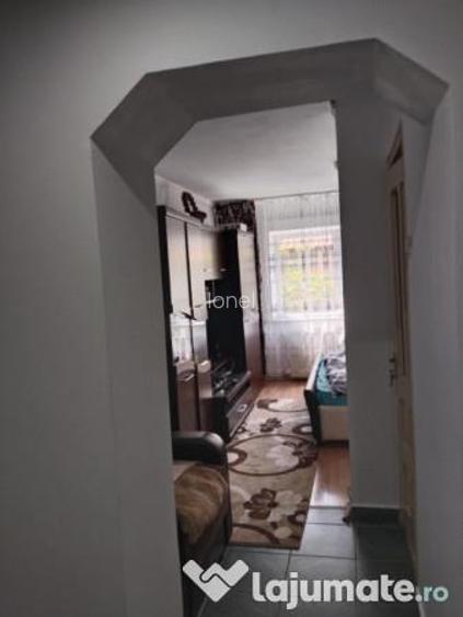 Apartament 3 camere, decomandat, Sud, Radauti