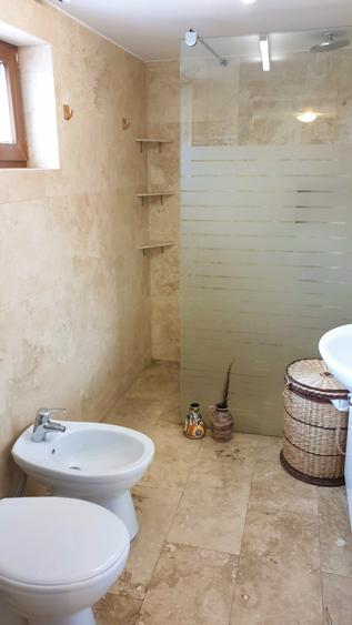 Apartament pe Meteor, demisol, plata cash
