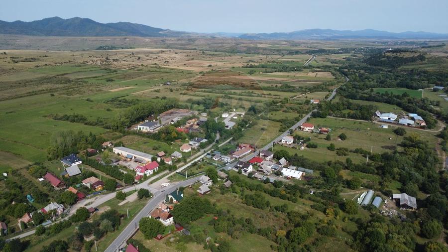 Teren 10.000 mp Calatele – Apuseni, langa rau, ideal investitie turism