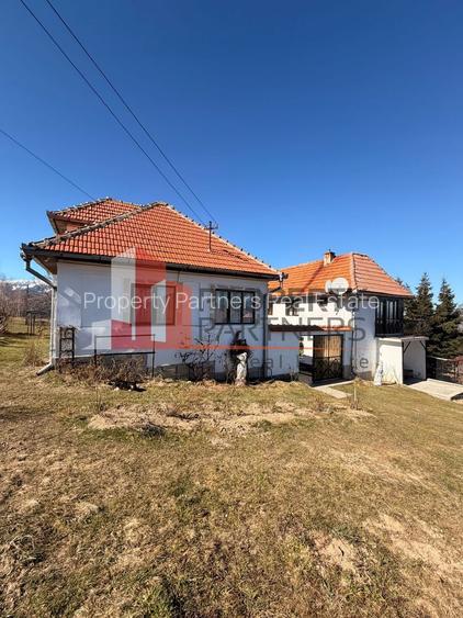 Casă tradițională cu 1800 mp teren  în Sohodol, Bran | Priveliște superba - 3