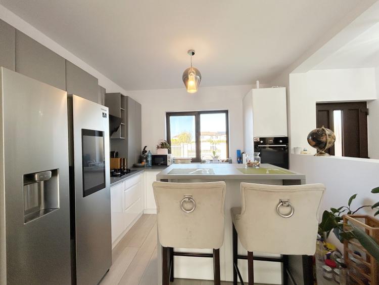 Duplex 3 camere, 90mp utili, 330 teren, mobilat utilat in Mosnita Noua