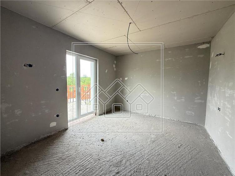 Casa tip duplex in Mohu, 4 camere, 145 mp utili, teren 195 mp