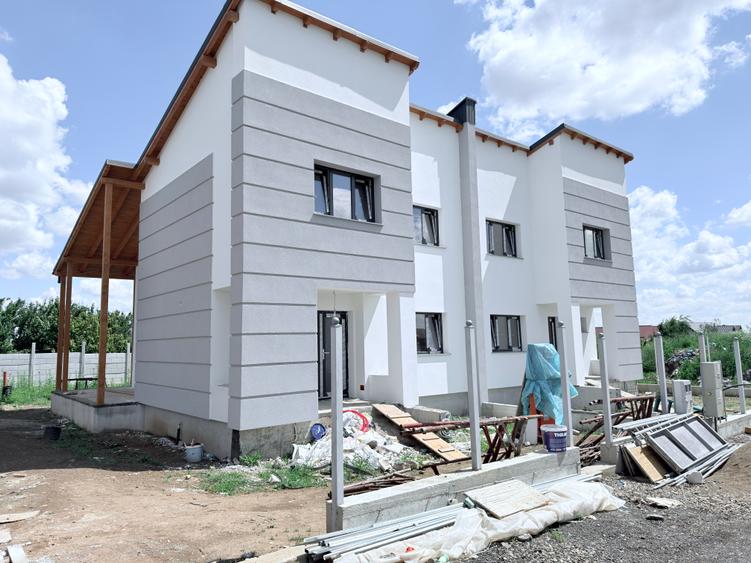 Casa noua tip dulex zona Dobosari cu predare la cheie!