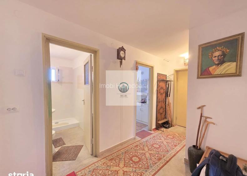 Apartament 2 camere decomandat situat Deva, strada Maraști etaj 4