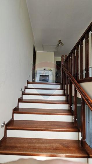 Casă / Vilă cu 6 camere de vânzare in Hânțești, Suceava