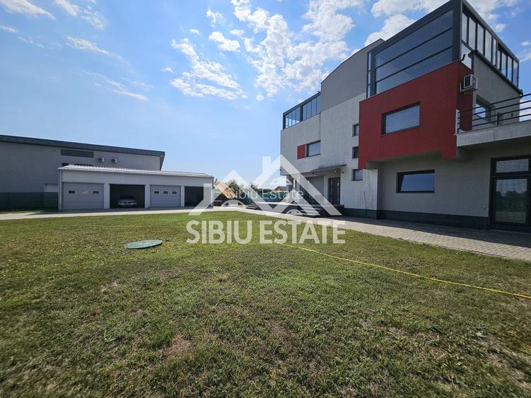Casa moderna 6 camere 4 garaje teren mare