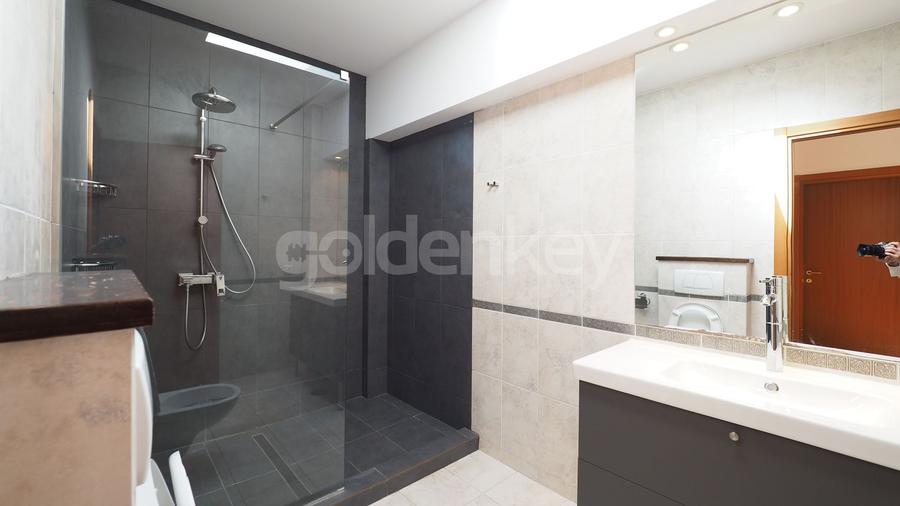 Vila nemobilata cu 7 camere | complex cu piscina | Scoala Americana