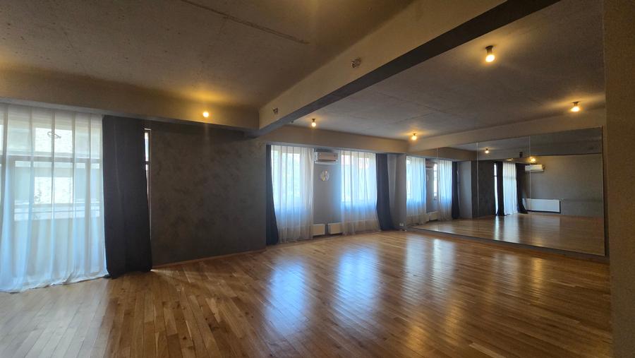 Inchiriere apartament 4 camere str Toamnei, pretabil birouri/spatiu wellness