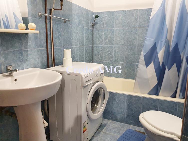 Garsoniera de inchiriat Unirii -splaiul Independentei, etaj 1, termen lung