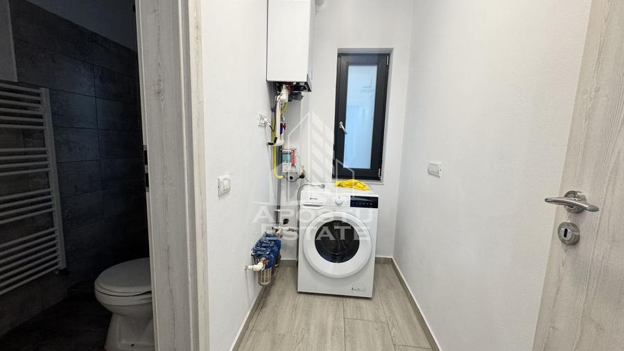 Apartament 3 camere , semidecomandat, zona Lipovei