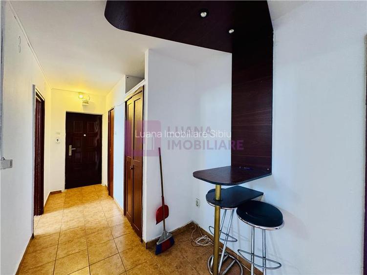 Apartament cu 2 camere de vanzare | Terezian | decomandat | etaj 3 - 6