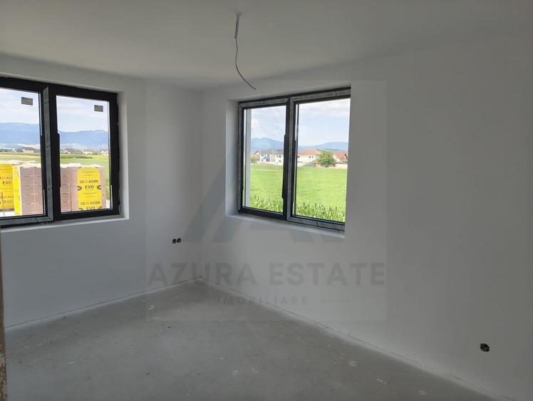 Casa premium 4 camere la alb teren de 310 mp 124 mp utili în Cristian