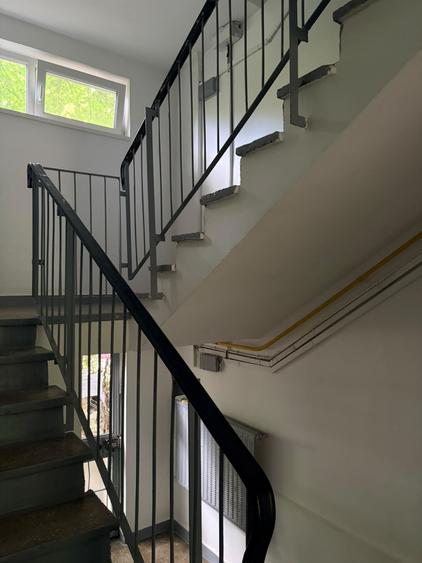 2 camere de vânzare în zona Gorjului | Bloc vechi