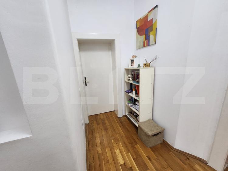 Casa 3 camere,200 mp utili, si anexa,zona Centru