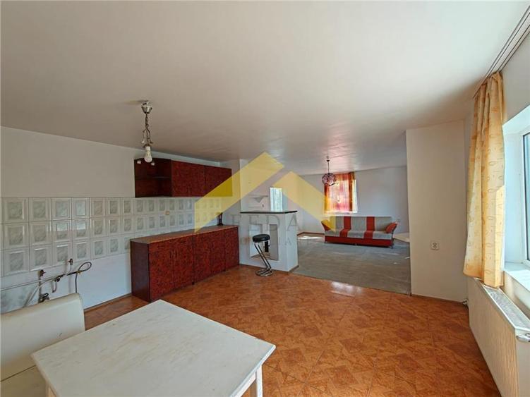 CASA DE VANZARE-SUBCETATE-PE COLT-TEREN 932mp