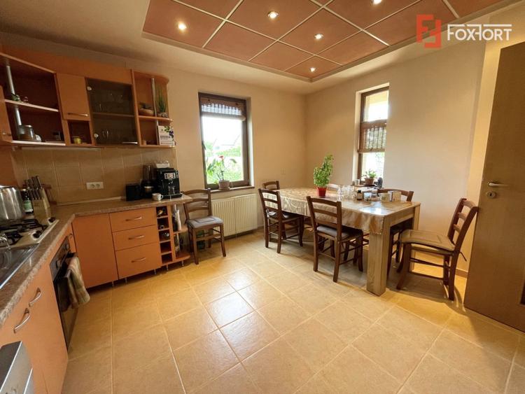 Casa individuala cu 7 camere si teren de 431 mp, zona Lipovei