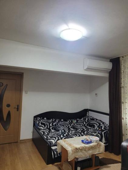 Apartament de vanzare 2 camere semidecomandat