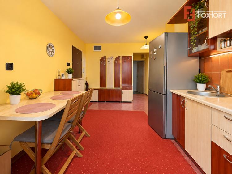 Apartament cu 3 camere, centrala proprie, de inchiriat – Zona Soarelui