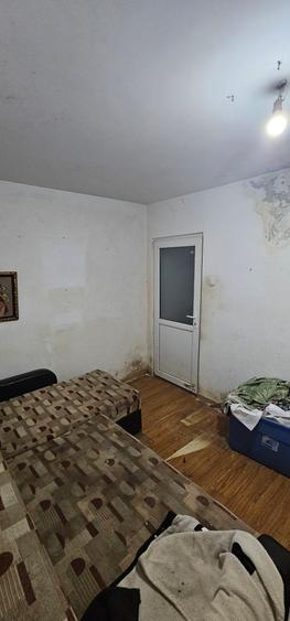 Călărași, zona 5 Călărași, 2 cam cu balcon, 35mp, liber