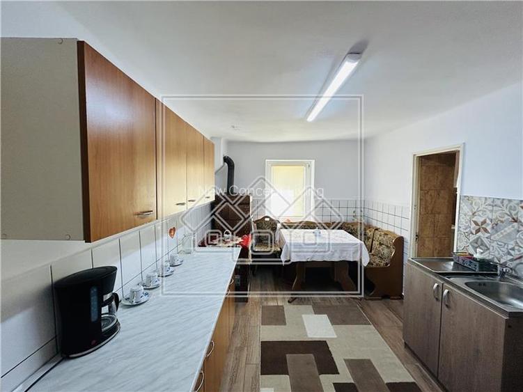 Casa la tara, teren mare, mobilata si utilata, zona foarte linistita - 30
