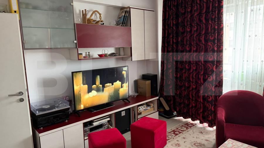 Apartament cu 3 camere, aer conditionat, etaj intermediar, lift, parcare