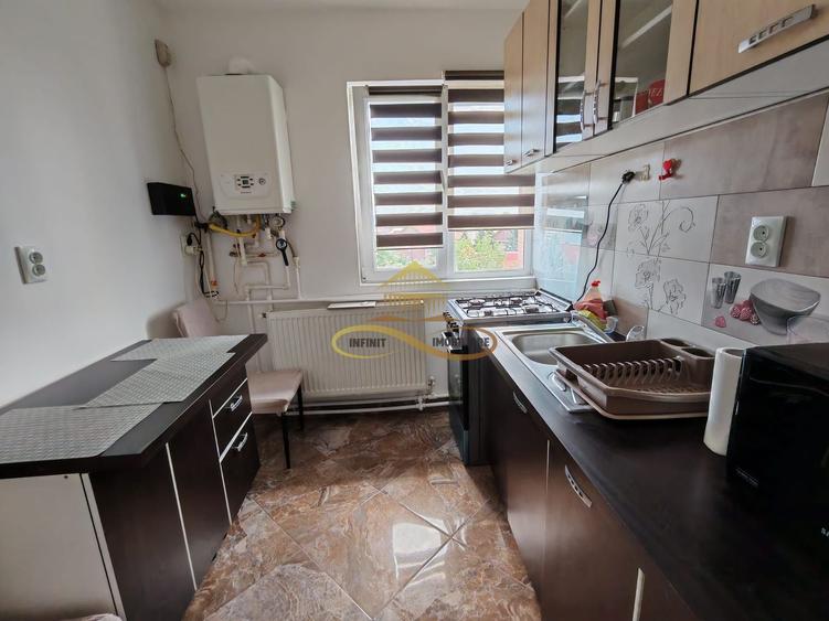 Apartament 2 camere decomandate, Str. 9 Mai
