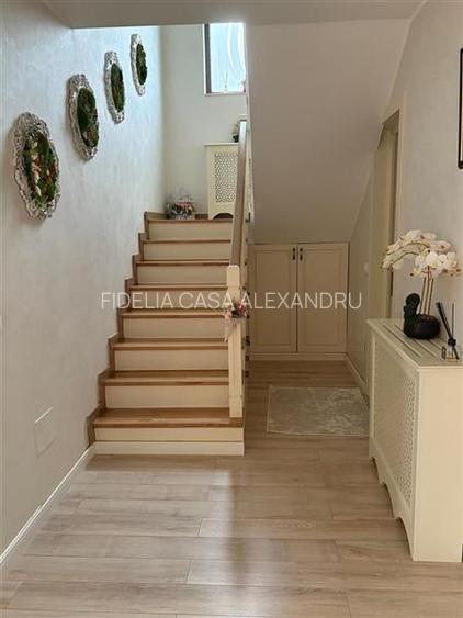 Vila  de vanzare  Bucium,369mp utili,1500mp teren,curte amenajata - 26