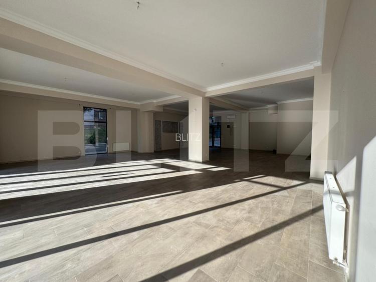 Spatiu comercial central, 161 mp, open space, 2 locuri de parcare - 4