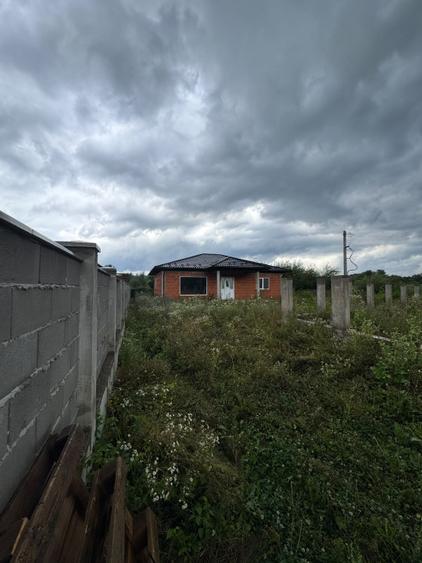 Casă la roșu, 132 mp utili, 5,6 ari, zonă Săcălășeni