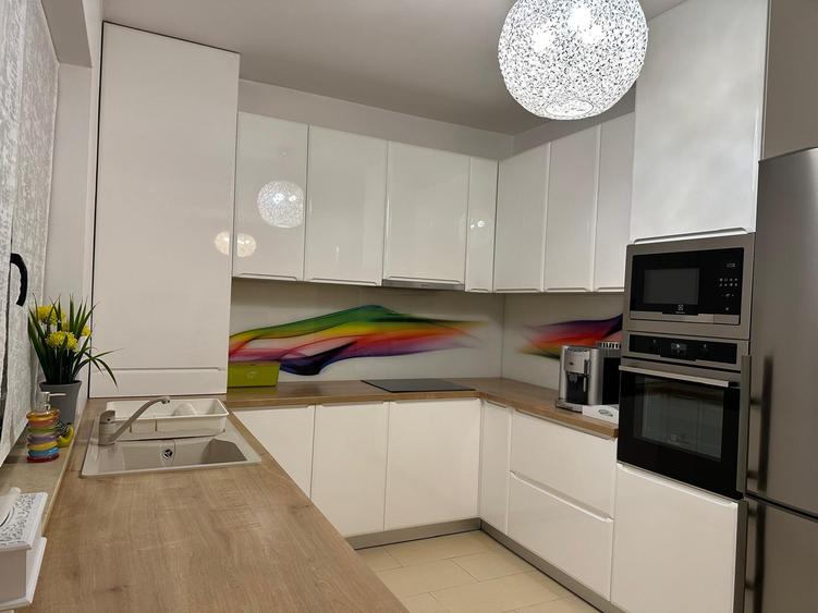Casă tip duplex | 5 camere | 300 mp teren | Zona Terra, Florești