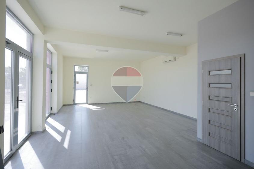 De închiriat – Spațiu comercial cu depozit, 456 mp, zona Episcopia