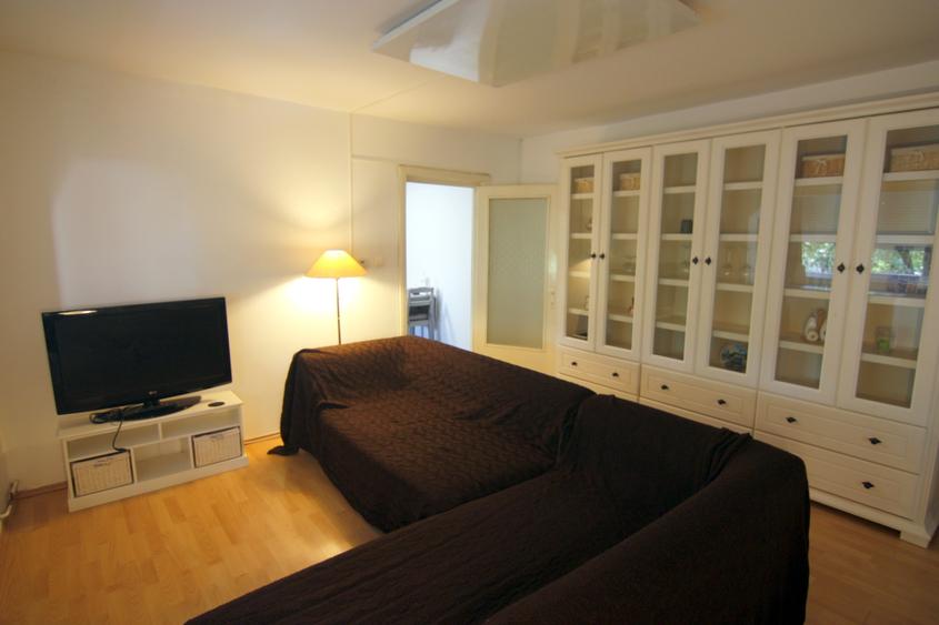 Apartament 3 camere, complet mobilat si utilat, in conditii excelente