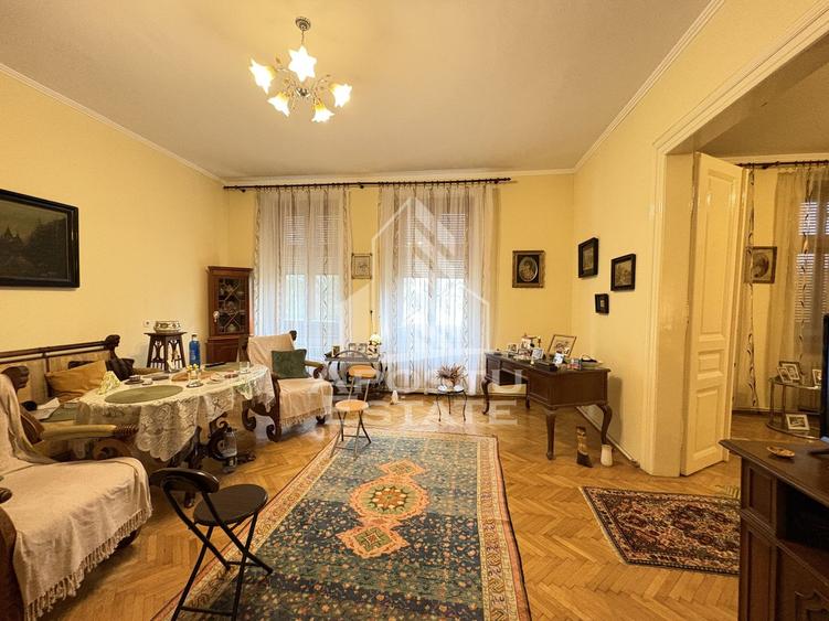 Apartament 2 camere, etaj intermediar, cu garaj in cladire reabilitata