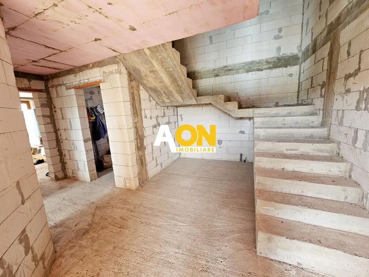 Casa la rosu, 4 camere, 301 mp teren, P+1, zona Alba-Micesti