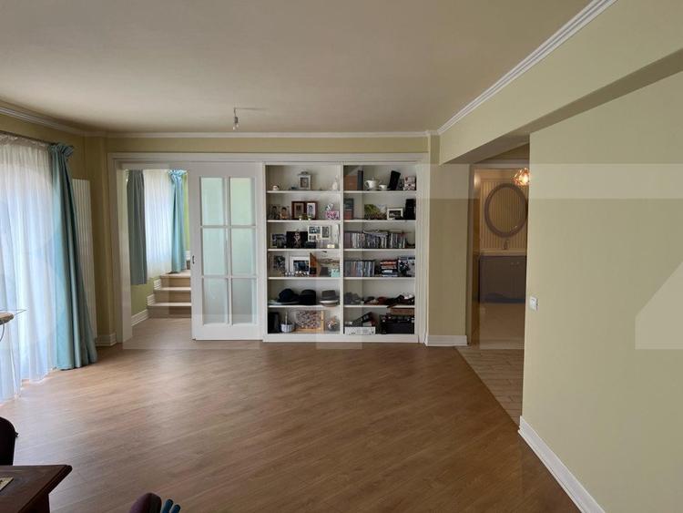 Apartament de 6 camere, 240mp, 2 parcari subterane, zona Lidl