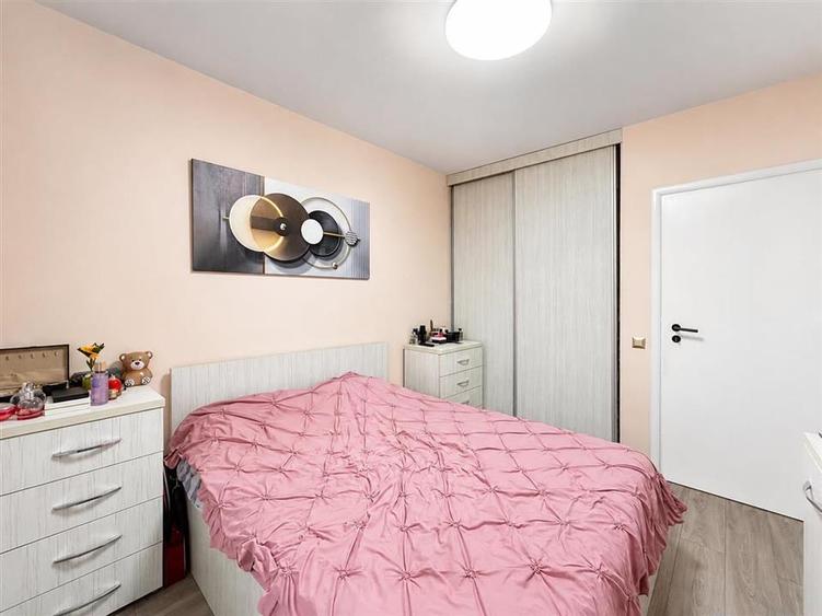 Apartament 3 camere parcare privata zona Selimbar