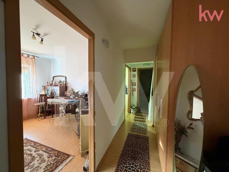 Apartament 3 camere decomandat – Craiovița Nouă