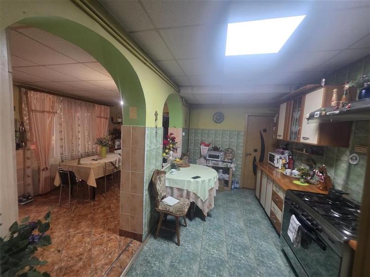 Casa de vanzare 6 camere, 2 bai,garaj, 7 Noiembrie, Targu Mures