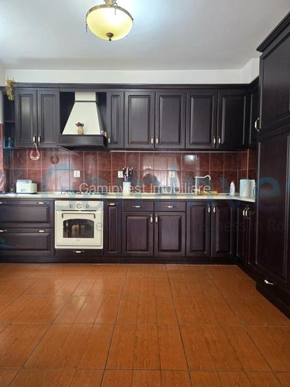 Casa cu 6 camere,singur in curte si dublu front stradal,zona Cantemir,Oradea - 14